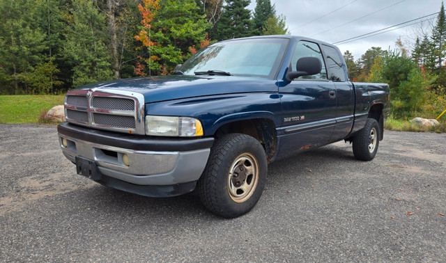 2001 Dodge Ram 1500 Laramie SLT Magnum V8 in Cars & Trucks in Muskoka