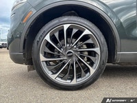 Sunroof, Cooled Seats, Leather Seats, Navigation, Power Liftgate, Blind Spot Detection, Lane Keep As... (image 6)