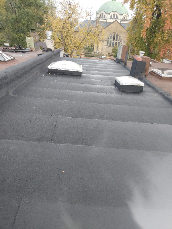 Flat Roof & shingles in Roofing in Mississauga / Peel Region - Image 2