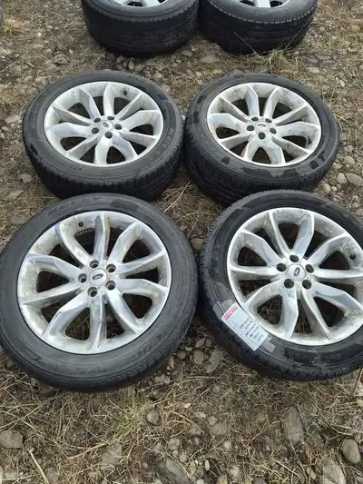 Condition Used - Good *Tire Size: 255/50R20 *Season: ALL SEASON *Brand: EDGE TOURING *Tread: 50-60%...