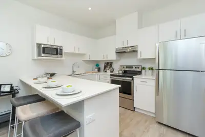 Live in one of downtown Victoria's most iconic buildings, the James at Harbour Towers. A collection...