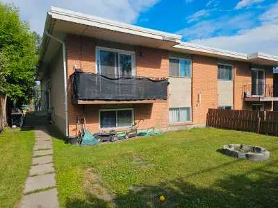 Bowness 4plex for rent
