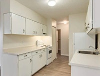 Amenities: Air Conditioning • Balconies • Great Location Suite & Building: Spacious bachelor, one-be... (image 4)