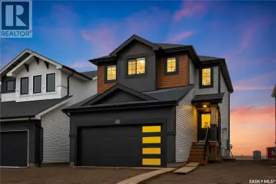 Excellent opportunity to own this brand new 1,475 sq. ft. two-storey home with a double attached gar...