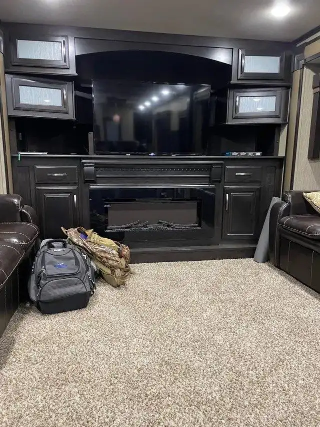 2018 GRAND DESIGN MOMENTUM 376TH (FINANCING AVAILABLE) in Travel Trailers & Campers in Strathcona County - Image 8