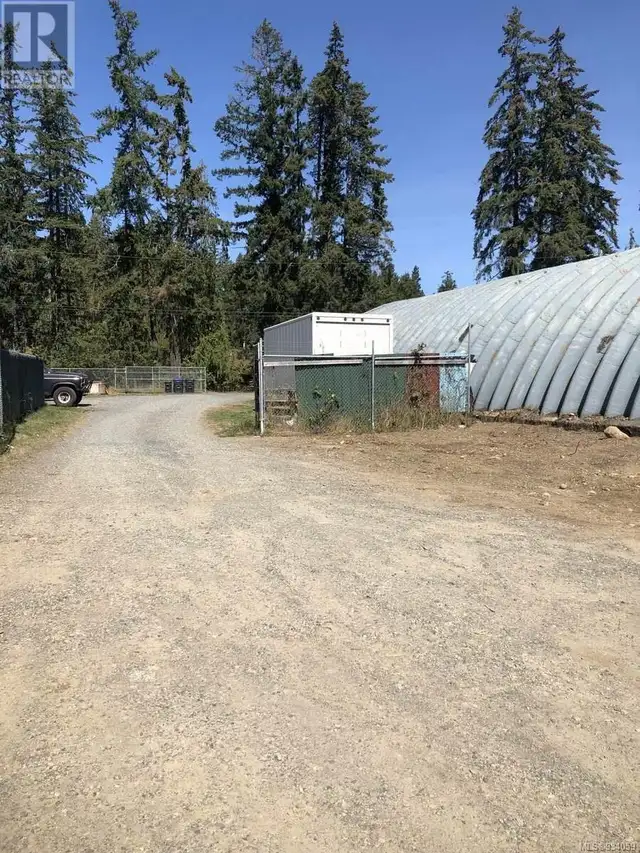 1586 McKibbon Rd N Errington, British Columbia in Houses for Sale in Parksville / Qualicum Beach - Image 33