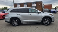 ???? BAD CREDIT? NO CREDIT? NEW TO CANADA? WE CAN HELP! ???? ???? 2017 Toyota Highlander XLE AWD 7 P... (image 7)