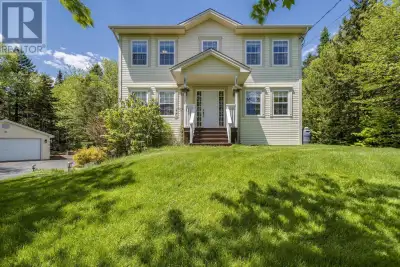 150 Daisywood: Your Private 2-Acre Sanctuary on a Quiet Cul-de-Sac Escape the noise and settle into...