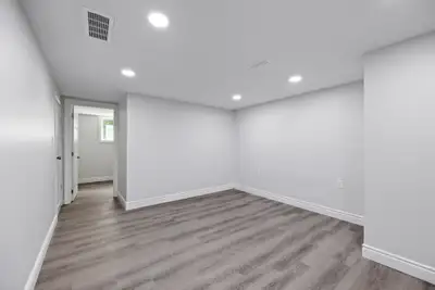 968 Bridge Lower Unit Available for February 1! This spacious 2 bedroom + den, 1 bathroom lower unit...
