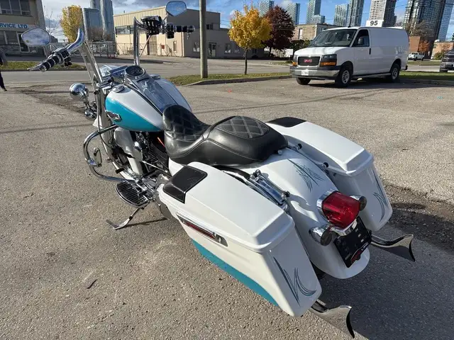 2014 Harley-Davidson Road King ~ FISH TAILS ~ 103CI ~ SPEAKER LI in Sport Touring in City of Toronto - Image 7