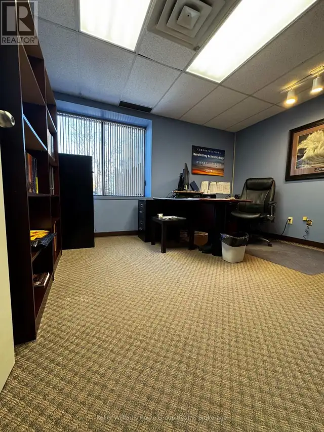 D - 265 BRIDGE STREET Centre Wellington (Fergus), Ontario in Commercial & Office Space for Rent in Oakville / Halton Region - Image 5