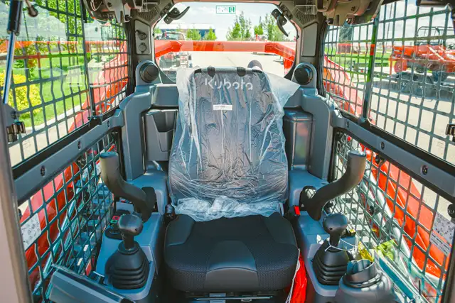 2026 Kubota SVL 110-3 in Heavy Equipment in Calgary - Image 7