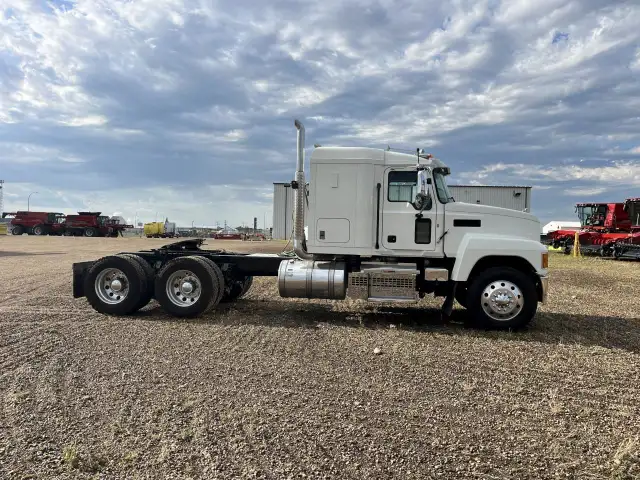 2022 Mack Pinnacle 64T 48 HD mDRIVE in Heavy Trucks in Regina - Image 7