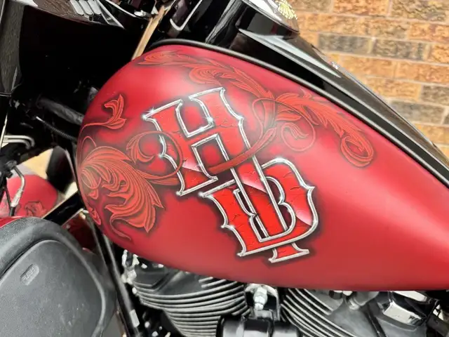 2019 Harley-Davidson Street Glide Special **CUSTOM PAINT** **CAN in Sport Touring in Markham / York Region - Image 9