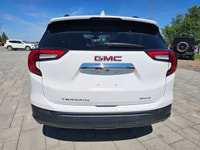 Command the road and secure incredible value with this low-mileage 2024 GMC TERRAIN SLE AWD, clockin... (image 5)