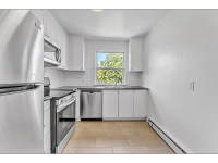 389-401 Yonge Street Kingston. Fall Into Savings: Lease Now & Get 1 Month FREE on a 13-Month Lease!... (image 7)