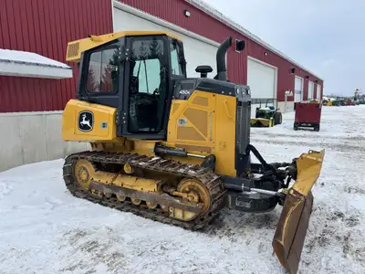 Very nice low hour Deere 450K trim dozer with 8ft 6way blade. 16 inch pads. 17510lb operating weight...