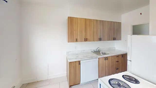 SPACIOUS TWO BEDROOM STEPS TO HYDROSTONE & HFX SHOPPING CENTRE! in Long Term Rentals in City of Halifax - Image 4