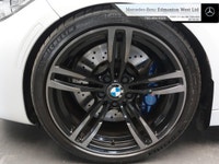 LOTS OF EXTRAS! VERY LOW KILOMETERS! M Aerodynamics Package | Black Dakota Leather Upholstery with P... (image 9)