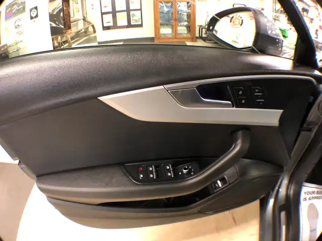 2017 Audi A4 KOMFORT AWD LEATHER SUNROOF P/START BACKUP CAMERA in Cars & Trucks in City of Toronto - Image 15