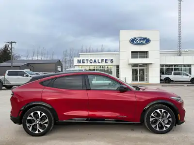 Anti-Lock Brakes;AM/FM Radio;Compass;Back-Up Camera;Driver Information Centre;Deep Tinted Glass;Peri...