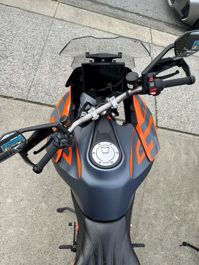 2023 1290 Super Duke GT in Street, Cruisers & Choppers in Vancouver - Image 3