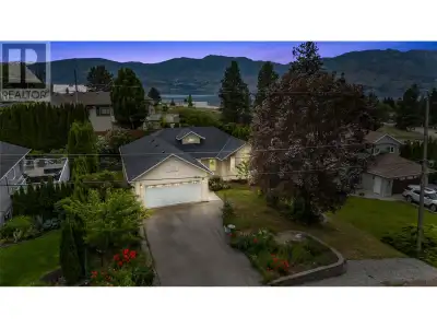 Discover the perfect blend of comfort and convenience in this beautifully maintained 5-bedroom walko...