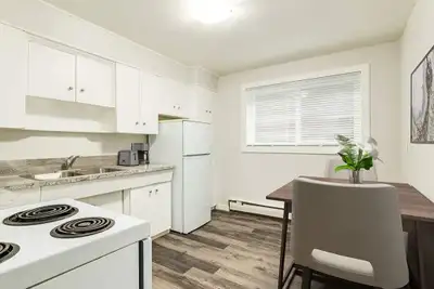 Amenities: Spacious Rooms • Great Location • Security Cameras Suite & Building: One-bedroom and two-...