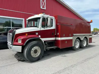 2000 Freightliner FL80 Fire Tanker Truck 3,000 Gal 1FVXJJCB3YHB83154 Caterpillar 3126 Diesel 10 spee...