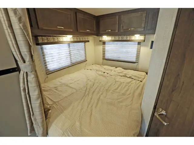 2022 Gulf Stream Conquest 6237 LE 2022 Classe C 24 pieds in RVs & Motorhomes in Laval / North Shore - Image 16