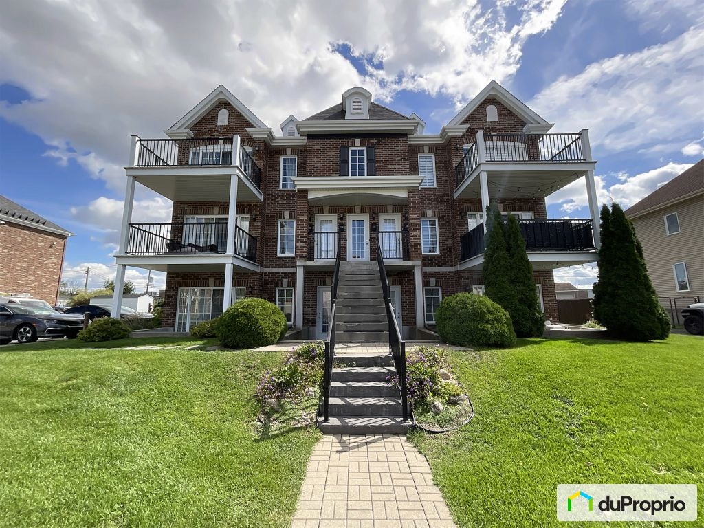 $389,000 - Condominium for sale in Ste-Marthe-Sur-Le-Lac — photo 1