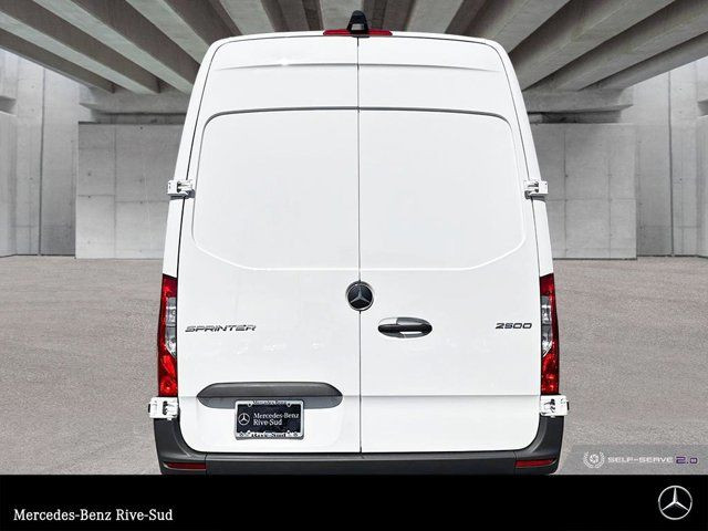 2025 Mercedes-Benz Sprinter 2500 170 Wheelbase High Roof RWD dans Autos et camions  à Longueuil/Rive Sud - Image 4