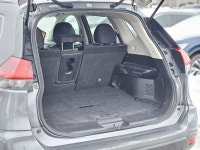 Experience the versatility and reliability of the 2018 Nissan Rogue SV. This Gray front-wheel-drive... (image 8)