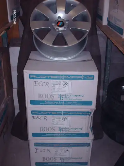 Brand new "Replica" set with O.E. specs (8X18, 5X120, ET 18, CB 74.1), made in Italy, could also be...