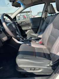 2013 Honda Accord EX-L | Mileage: 236,587 km ABS Brakes, Alloy Wheels, Heated Seats, Power Sunroof,... (image 5)