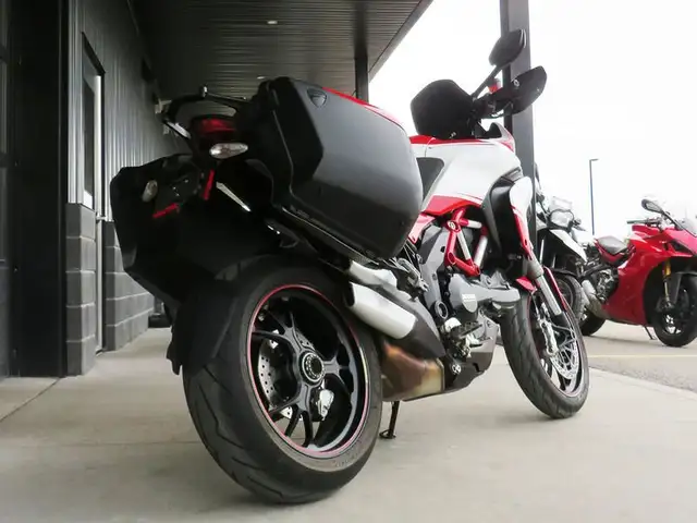 2014 Ducati Multistrada 1200 S Pikes Peak in Sport Touring in Cambridge - Image 6