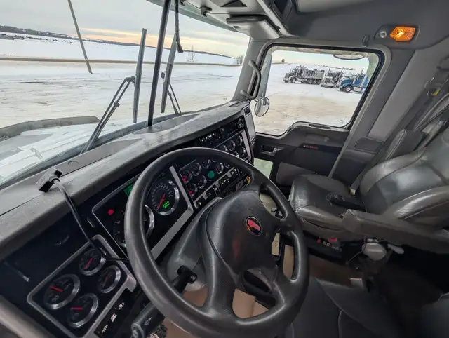 2016 KENWORTH T800 in Heavy Trucks in Kamloops - Image 30