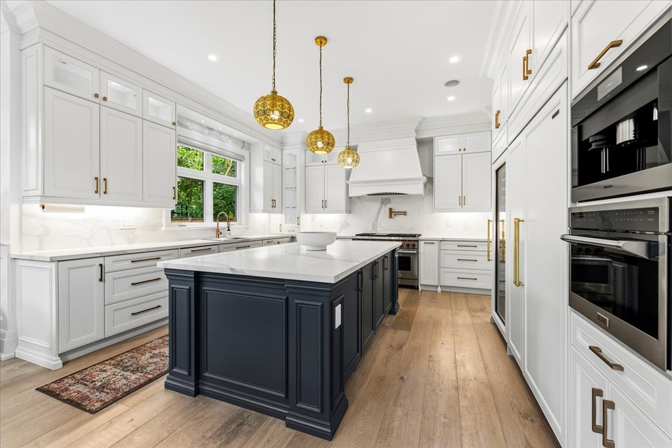 Oakville Luxury Custom Home | Dramatic Architecture | 4+2BR 5 WR, photo 6 of 10