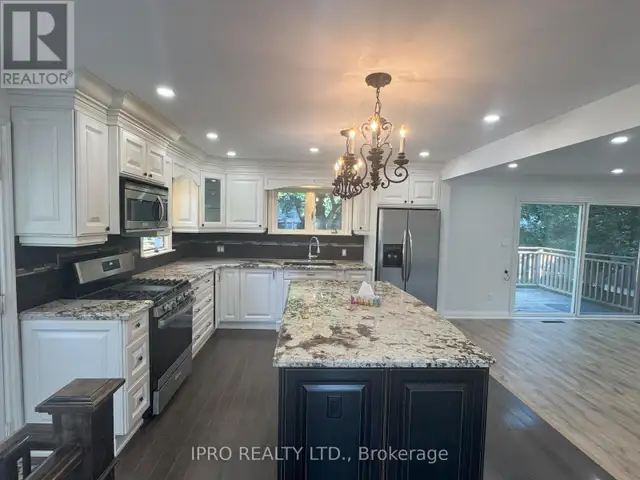 132 DON MOR DRIVE Newmarket (Central Newmarket), Ontario63006664500995124