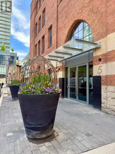 1104 - 5 ST. JOSEPH STREET Toronto (Bay Street Corridor), Ontari