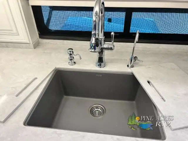 2024 Entegra Coach Anthem 44B 450 h.p. Diesel in RVs & Motorhomes in Moncton - Image 39