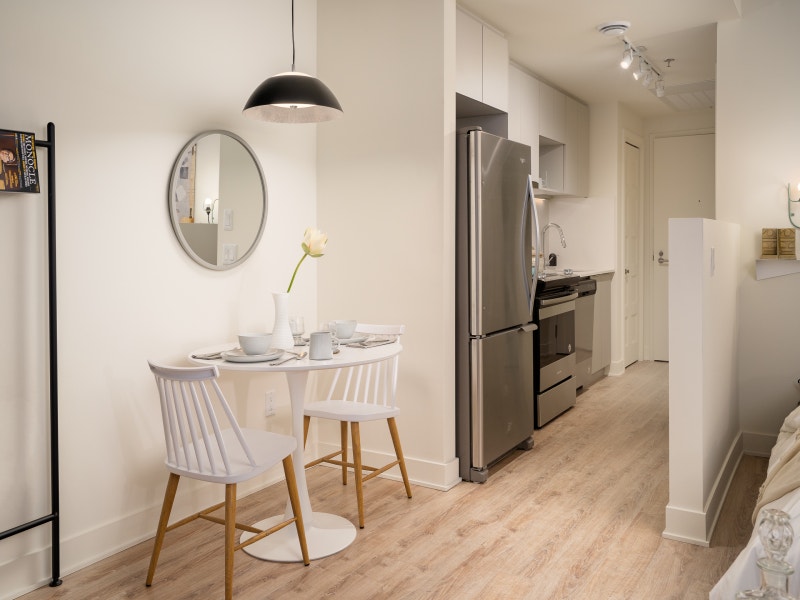 2.5 STUDIO Condo appartement LUXE à louer Old Port-Domo 5