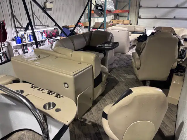 2018 Manitou 24 ENCORE PONTON 3 QUILLES DE LUXE, AVEC DEUX MOTEU in Powerboats & Motorboats in Lac-Saint-Jean - Image 56