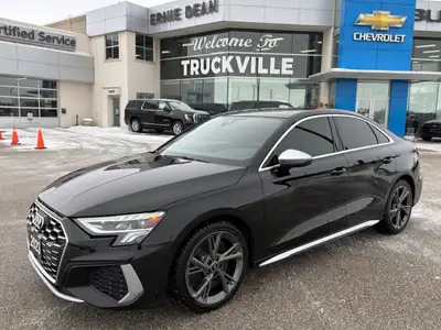 AWD, Leather Heated P/Seats, P/Sunroof, 2.0L, Rear Camera w/Cross Traffic Alert, Park Assist, Blind...