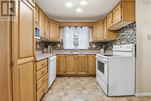 44 Lakewood Drive Extension Brooklyn, Nova Scotia in Houses for Sale in Bedford - Image 12
