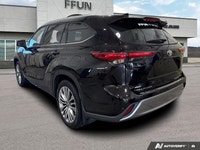 Sunroof, Leather Seats, Navigation, Power Liftgate, Cooled Seats! With a host of premium features, y... (image 2)
