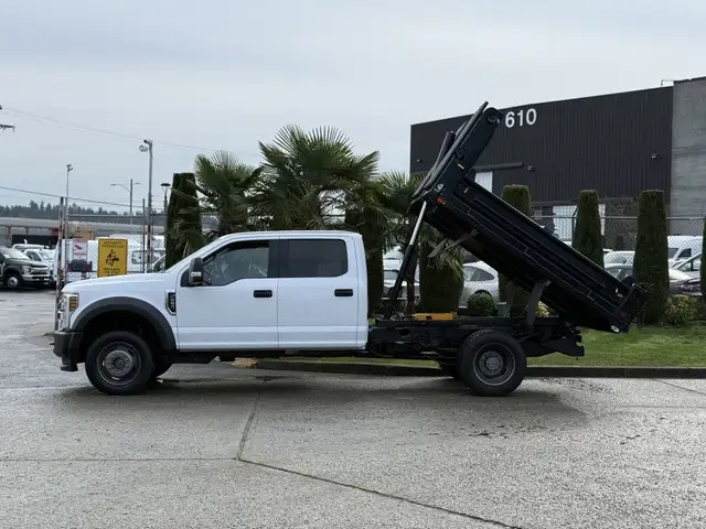 2017 Ford F-450 Super Duty XL 4x4 Crew Cab 9 Foot Dump Truck in Heavy Trucks in Regina - Image 8