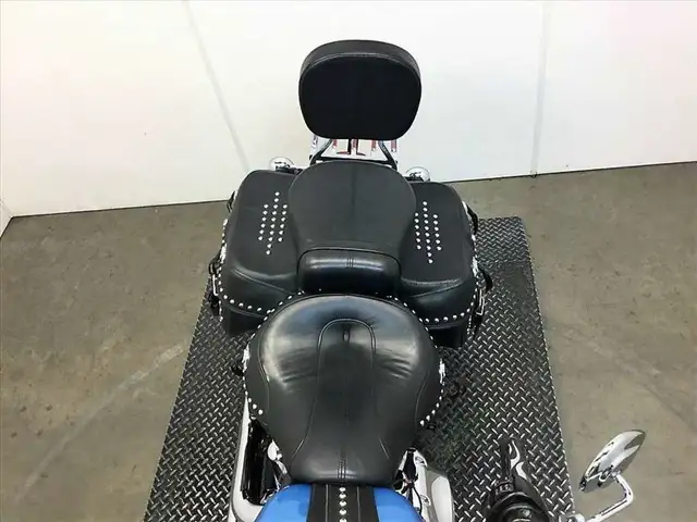 2011 Harley-Davidson FLSTC Heritage Softail Classic in Street, Cruisers & Choppers in City of Toronto - Image 5