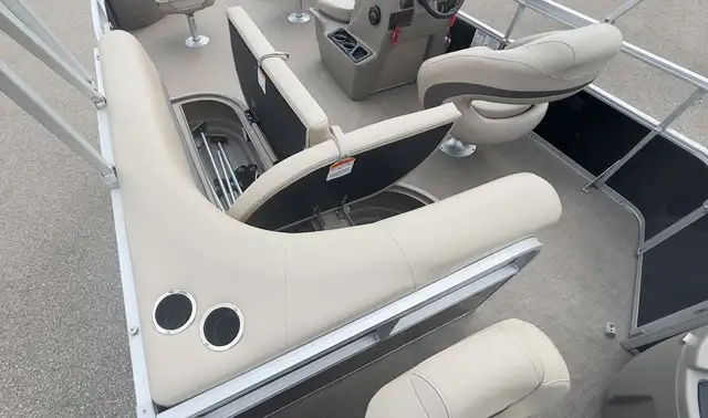 2020 SUNTRACKER Bass Buggy 18 DLX Mercury 40 4Stroke Command Thr in Powerboats & Motorboats in Prince Albert - Image 15