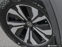 This Volkswagen Atlas boasts a Intercooled Turbo Regular Unleaded I-4 2.0 L/121 engine powering this... (image 8)